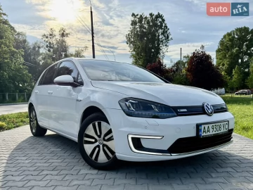Авто Volkswagen E-Golf 2016 № 7702552