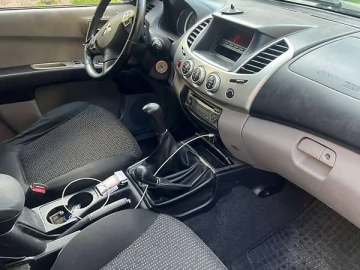Авто Mitsubishi L 200 2014 № 7702949