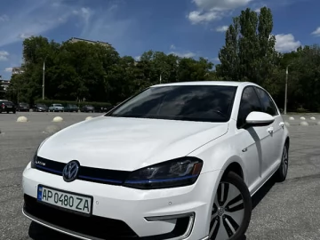 Авто Volkswagen E-Golf 2015 № 7703304