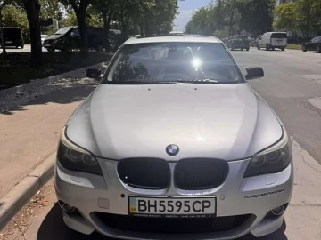 Авто BMW 5 Series 2004 № 7703451