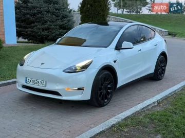 Авто Tesla Model Y 2023 № 7703980
