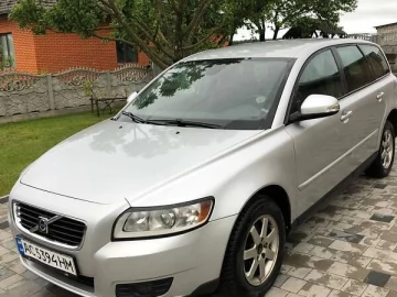 Авто Volvo V50 2010 № 7704093