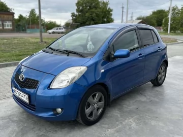 Авто Toyota Yaris 2008 № 7704106