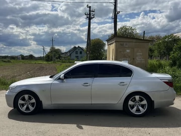 Авто BMW 5 Series 2004 № 7704112