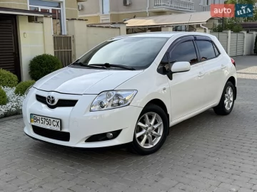 Авто Toyota Auris 2009 № 7704165