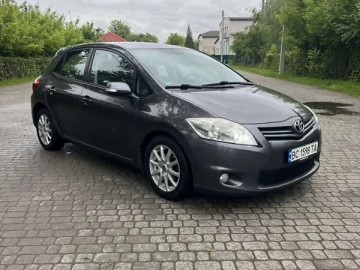 Авто Toyota Auris 2010 № 7704690