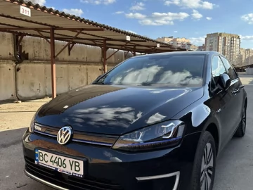 Авто Volkswagen E-Golf 2015 № 7704973