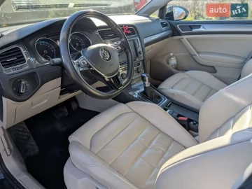 Авто Volkswagen E-Golf 2015 № 7705072