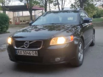 Авто Volvo V50 2011 № 7705168