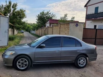 Авто Honda Civic 2004 № 7705210