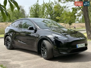 Авто Tesla Model Y 2023 № 7705278