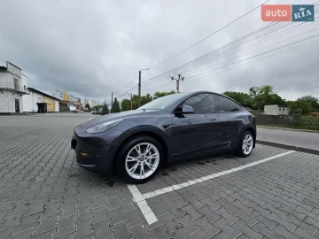 Авто Tesla Model Y 2023 № 7705535