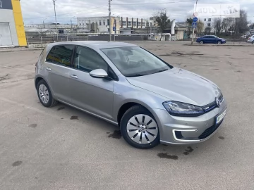 Авто Volkswagen E-Golf 2015 № 7705987