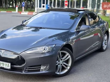 Авто Tesla Model S 2013 № 7706244