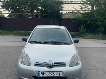 Авто Toyota Yaris 2001 № 7706653