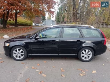 Авто Volvo V50 2011 № 7707137