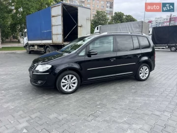 Авто Volkswagen Touran 2010 № 7707735