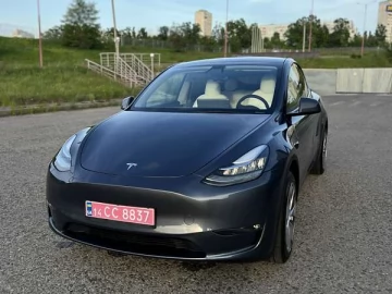 Авто Tesla Model Y 2023 № 7709685