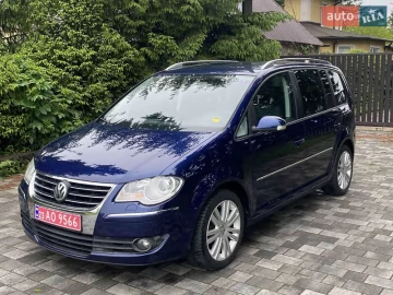 Авто Volkswagen Touran 2010 № 7709941