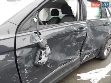 Авто Volkswagen Tiguan 2023 № 7710145