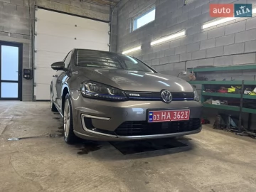 Авто Volkswagen E-Golf 2015 № 7710265
