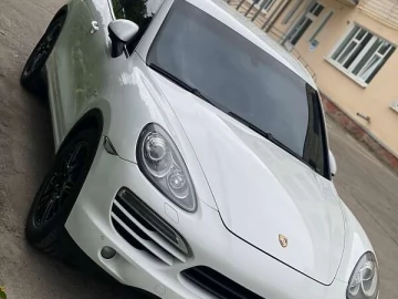 Авто Porsche Cayenne 2013 № 7710346