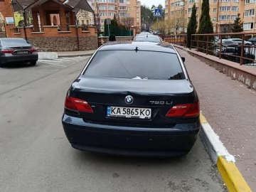 Авто BMW 7 Series 2003 № 7711020