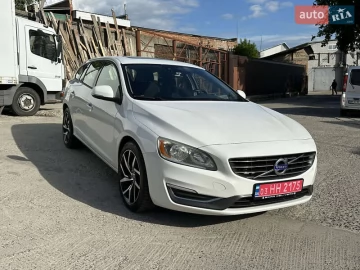Авто Volvo V60 2015 № 7711147