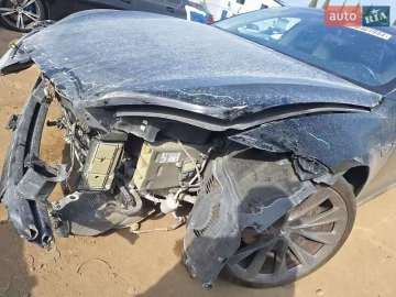Авто Tesla Model S 2018 № 7712371