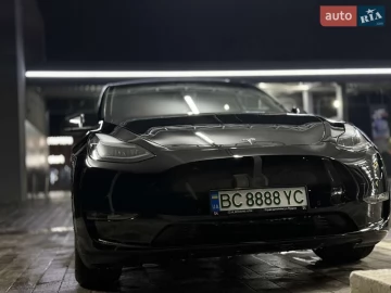 Авто Tesla Model Y 2022 № 7712404