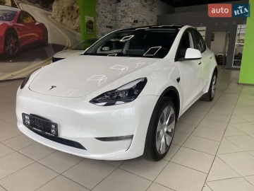 Авто Tesla Model Y 2024 № 7712416