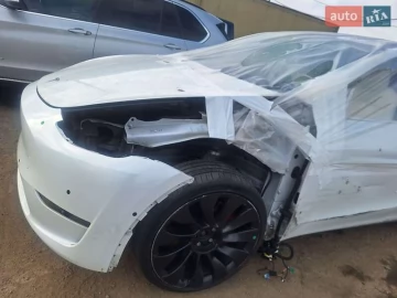 Авто Tesla Model Y 2022 № 7712559