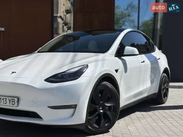 Авто Tesla Model Y 2023 № 7712581