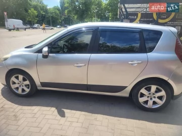 Авто Renault Scenic 2010 № 7713013