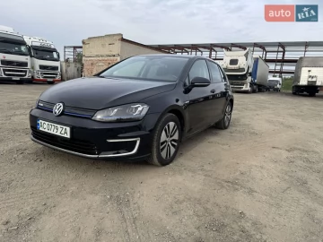 Авто Volkswagen E-Golf 2015 № 7713723