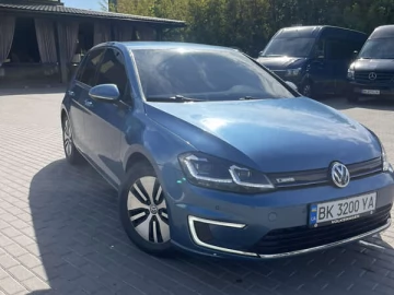 Авто Volkswagen E-Golf 2015 № 7714605