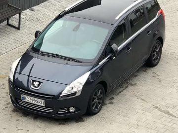 Авто Peugeot 5008 2012 № 7715131