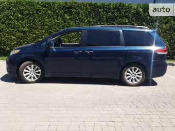 Авто Toyota Sienna 2012 № 7715236