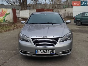 Авто Chrysler 200 2013 № 7715674