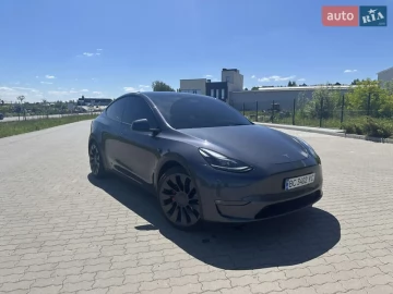 Авто Tesla Model Y 2023 № 7716092