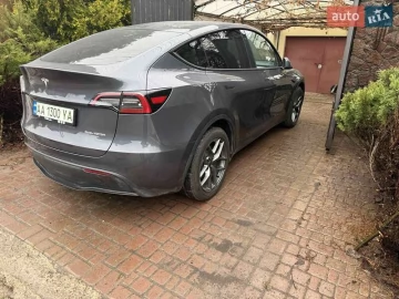 Авто Tesla Model Y 2022 № 7716104