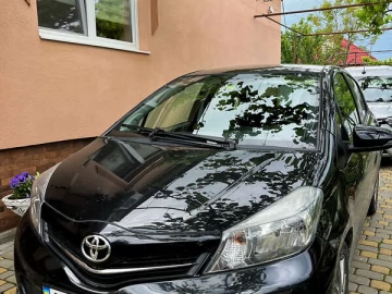 Авто Toyota Yaris 2012 № 7716219