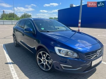Авто Volvo V60 2015 № 7717200