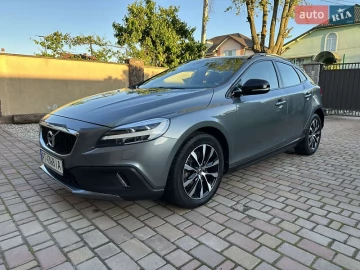 Авто Volvo V40 2019 № 7717503