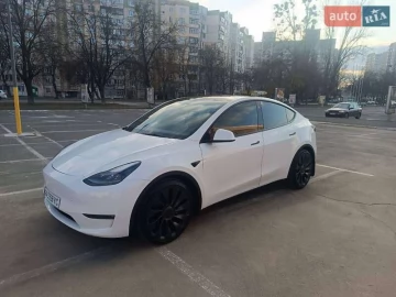 Авто Tesla Model Y 2022 № 7717635