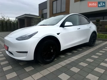 Авто Tesla Model Y 2023 № 7717680