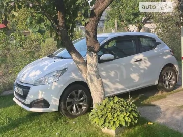 Авто Peugeot 208 2016 № 7717771