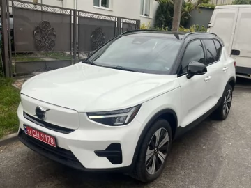 Авто Volvo Xc40 2023 № 7717979