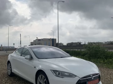 Авто Tesla Model S 2015 № 7718178