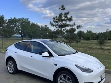 Авто Tesla Model Y 2023 № 7718346